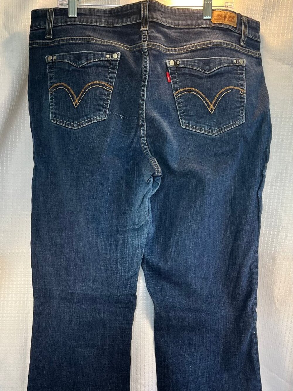 Levi's 590 Fuller Waist Bootcut Jeans size 18M 34x32